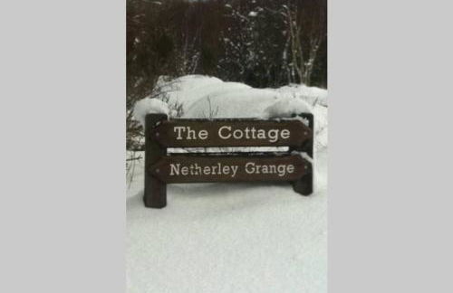 Serene Countryside Home with Manicured Gardens - Foto 23