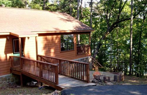 Lovely Waterfront Cabin Ideal for Weekend Getaway on Greers Ferry Lake, Arkansas - Foto 10
