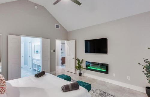 Captivating 6BR 3B Home with Pool & Fire Pit - Foto 58