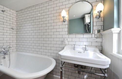 Little Monmouth 4 bedroom cottage, Old town Lyme Regis, dog friendly and parking - Photo 25