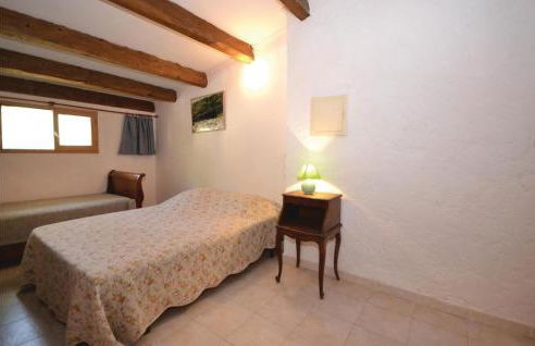 Awesome Home In Crillon Le Brave - Foto 8