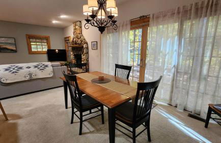 Woods Way Hideaway - minutes from Petoskey & Harbor Springs - close to beaches, skiing & more! - Foto 24