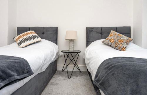 A wonderful and spacious house in a charming road - Photo 10