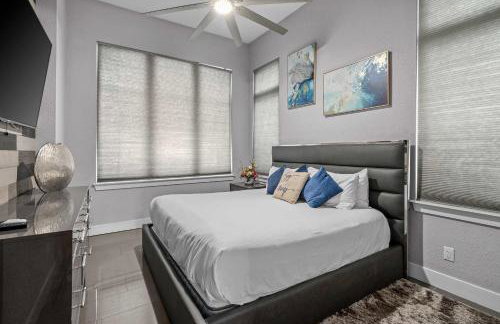 Luxury 6BR Villa w Pool & Cinema 4mi to Disney - Foto 50