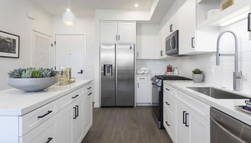 Noho Alexan Modern 2bed Duo with FREE Parking - Foto 3