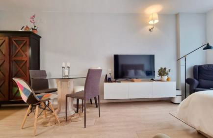 Cozy Suite next to Plaza del Ayuntamiento - Photo 3