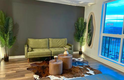 Modern Cosmopolitan APT Mid Hollywood with Free Parking 10mins to Universal Studios - Photo 8