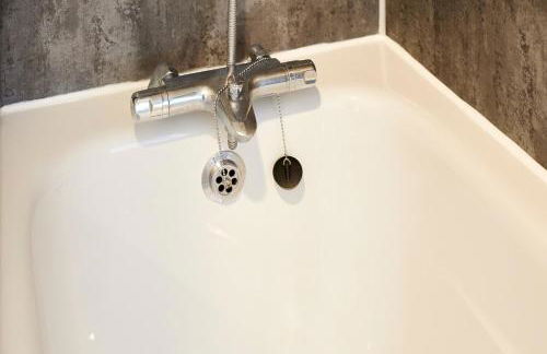 Pine Lodge with Hot Tub - Foto 30