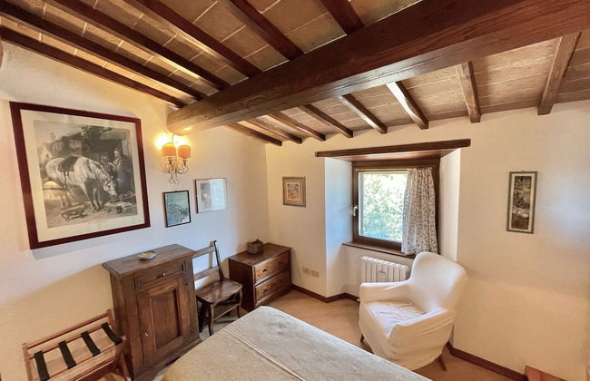 Luxurious Umbrian Retreat for 10 With Private Terrace and Pool - Photo 17