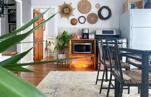 Bohemian Compound with Hot Tub - Foto 8