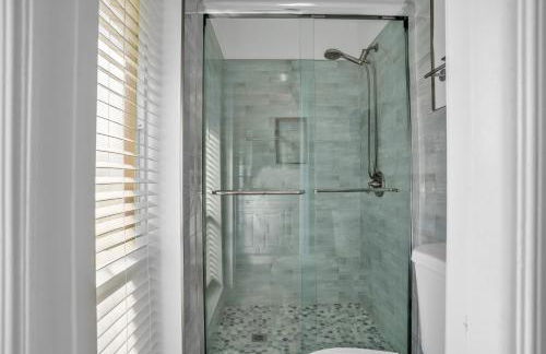 4 bd Near beach spacious solar heated pool waterfront home - Photo 15