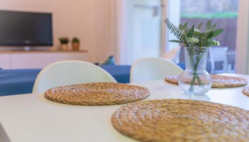 Adosado con Piscina, Garaje, Jardín y Playa - Foto 2