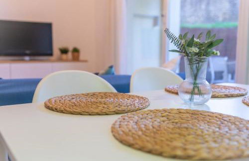 Adosado con Piscina, Garaje, Jardín y Playa - Foto 2