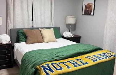 Large Five Bedroom house with outdoor patio with Jacuzzi and television! - Foto 2