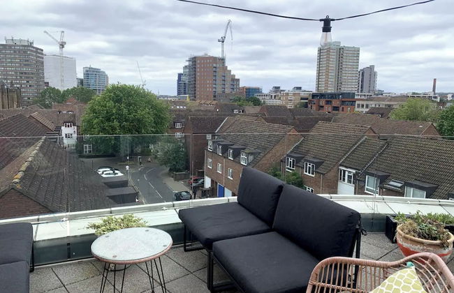 Stylish 2BD Flat With Private Balcony - Battersea - Foto 17