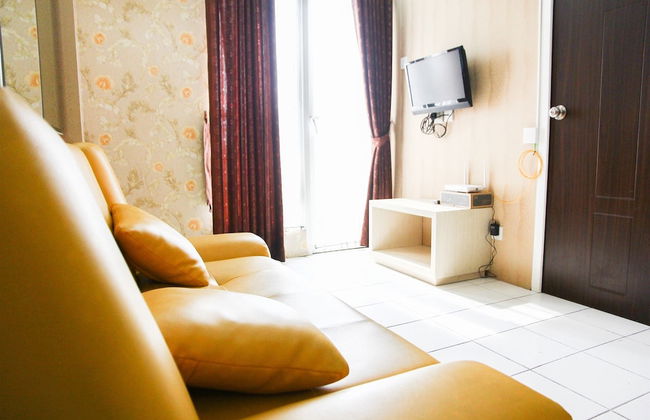 Pool View 2BR Mutiara Bekasi Apartment - Photo 1