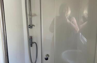 Caravan in Holcot - Sleeps 6 - Pet Friendly - Foto 35