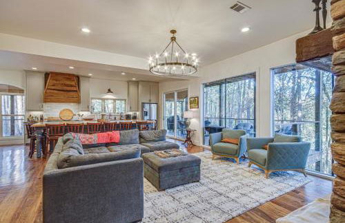 Waterfront Terry Home with 3 Decks and Hot Tub! - Foto 4