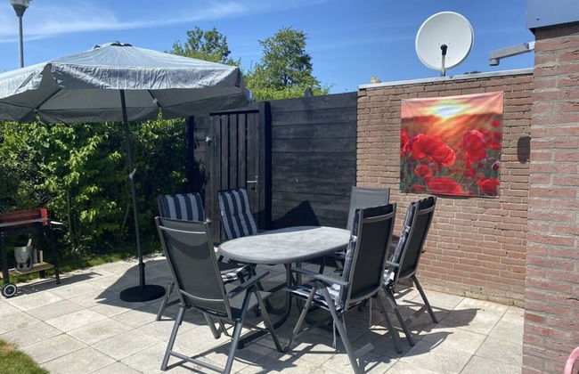 Welcoming Apartment Near Lake - Photo 29