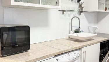 City apartment with private parking - Foto 3