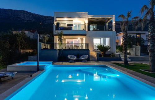 Seaview Villa Stanka with Pool and attached Jacuzzi - Photo 36
