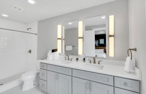 Bywater 2BR w Pool, Gym & King Beds - Foto 23