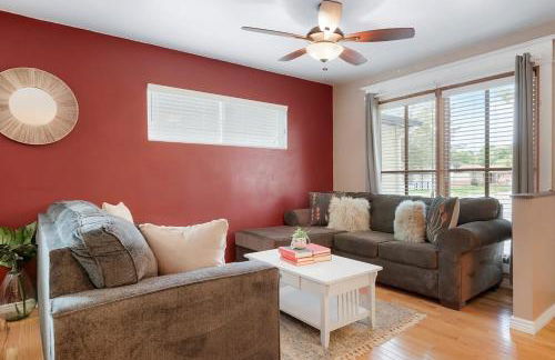 Arvada home w hot tub & BBQ - Photo 8