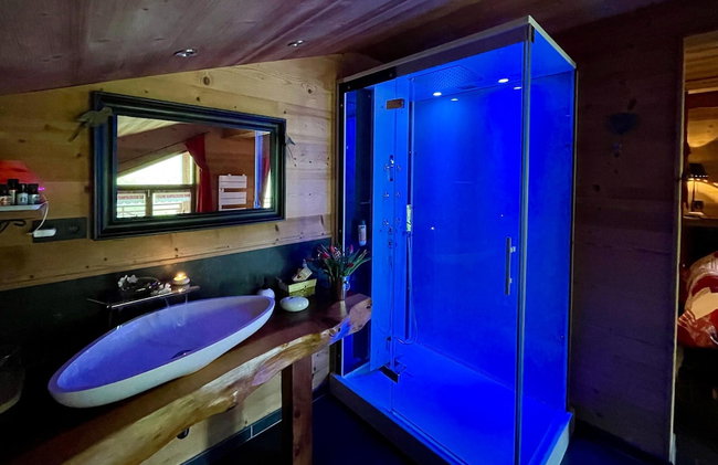 Romantic Villa With Spa - Photo 20