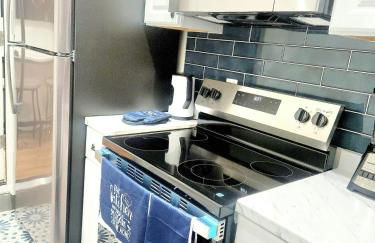 Cozy 2BR in Newark for Families, Work & Long Stays - Photo 17