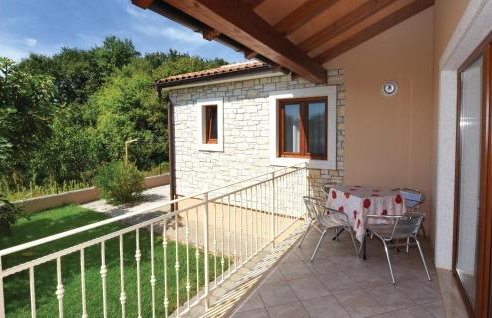 Three-Bedroom Holiday Home In Tinjan - Photo 5