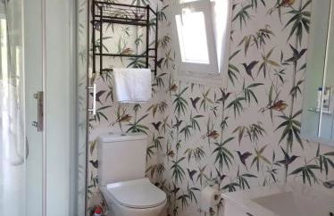 Charming House in Parada with Large Garden - Foto 30