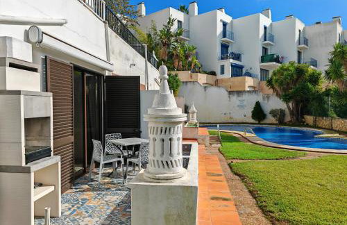Apartamento Páteo - piscina, churrasqueira e vista jardim - Foto 1