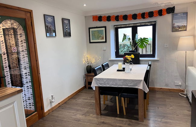 Detached 3 Bed Cottage, Mountain Views- Pets, Wifi - Photo 18