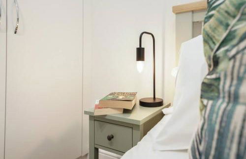 Newly Renovated Modern 4 Bed 3 Bath Apartment London - Foto 27