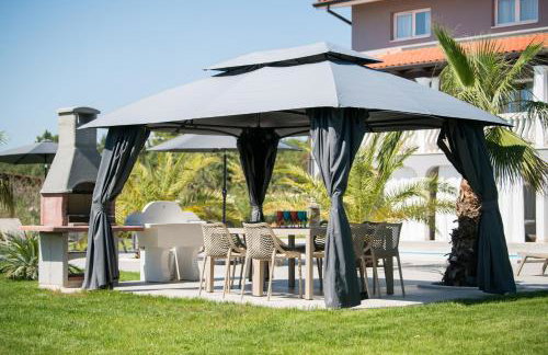 Villa Esea: Poolside Paradise & Relaxing Retreats - Foto 25