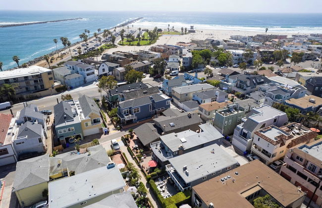 Mission Point 2 by Avantstay Mission Beach Home w/ Large Balcony Steps to Beach! - Photo 25