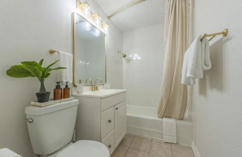 World Cup Housing 4 BDR Close to Arrowhead and Downtown - Foto 30