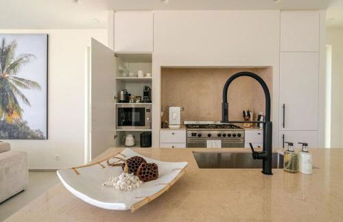 New Villa - Rooftop Jacuzzi & Sunset Views - Foto 13