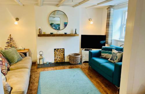 Fantastic Value Beautiful Cottage Close to the Sea Great Interior and Space - Photo 8