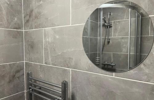 4 En-Suite Rooms-Walk to Warwick Hospital-Ideal for Professionals & Contractors - Foto 6