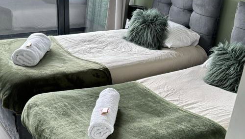 Stylish Madison Apartment with Balcony - FREE Car Parking - Hemel Hempstead Town Centre - Foto 5