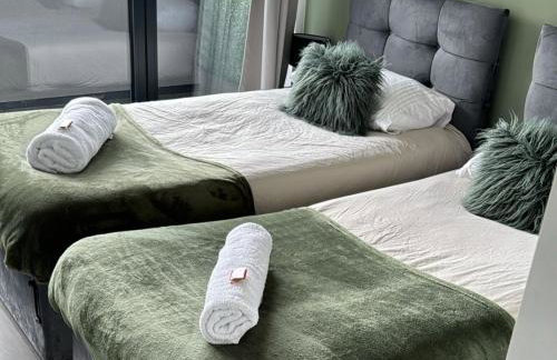 Stylish Madison Apartment with Balcony - FREE Car Parking - Hemel Hempstead Town Centre - Foto 5