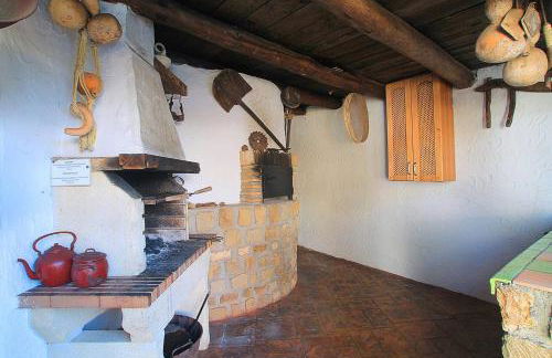 Encantadora casa con piscina privada y chimenea - Foto 47
