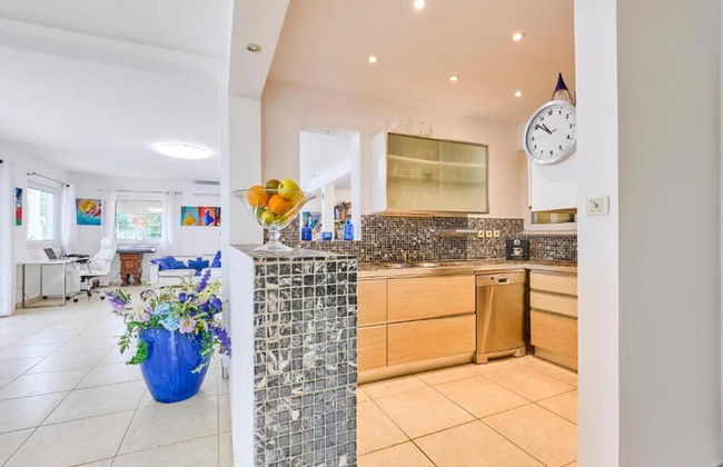 Sea Breeze Residence Villa by the Sea With Pool - Foto 11