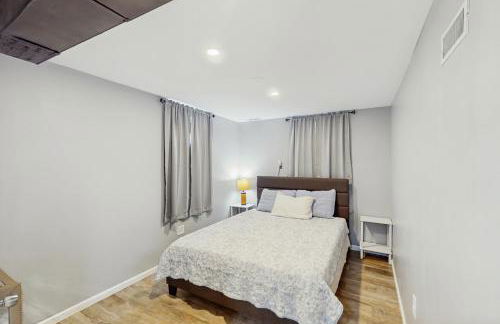 2 Mi to Beach! Hot Tub Haven in Michigan City - Foto 31