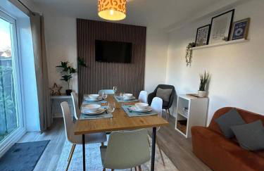 Briants, for Families & Contractors - Free Parking - Photo 28