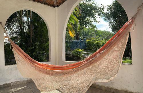 Casarão Miguel Pereira - Refúgio na Natureza com Lareira Externa, Piscina, Fondue e Amplo Jardim - 12 Min do Parque Terra dos Dinos - Foto 9