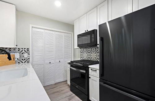 Cozy 5BR Home Sleeps 12 Near Downtown Austin and Tesla - Foto 30