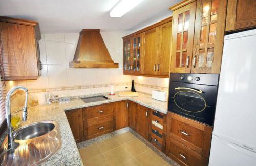 High Quality, Spacious, 4 Bedroom private Villa - Photo 26