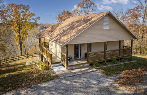 3BR Home w Hot Tub & Sunset Views Near SIUC - Foto 38